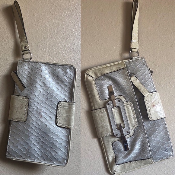 Guess y2k wristlet clutch - Picture 2 of 4